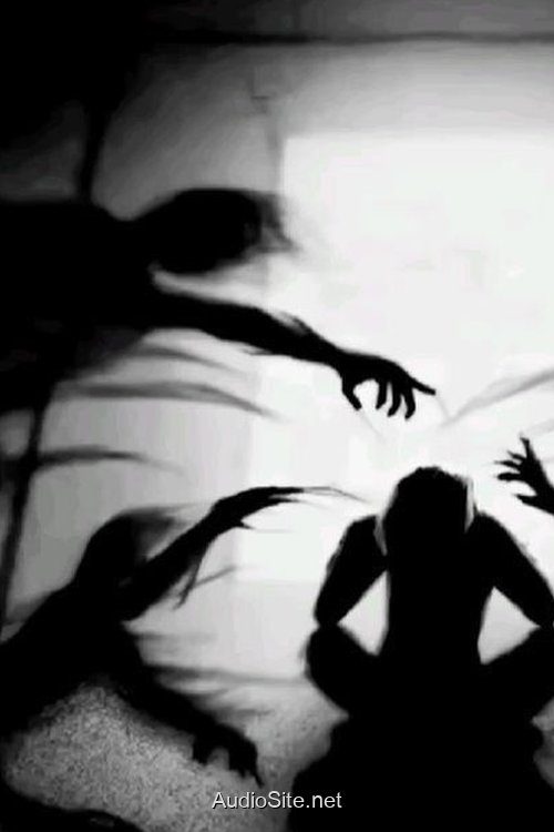 Ám Ảnh Trăng Mờ: Bóng Ma Quê Việt Ám Ảnh Trăng Mờ: Bóng Ma Quê Việt